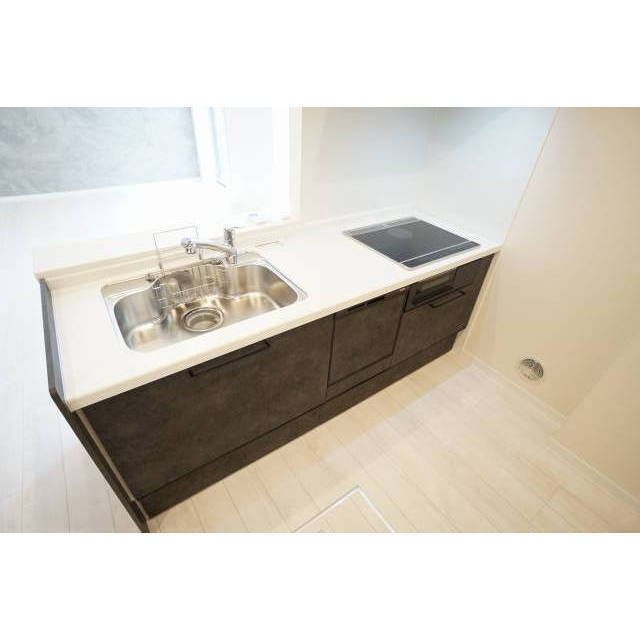 おしゃれなカウンターシステムキッチン