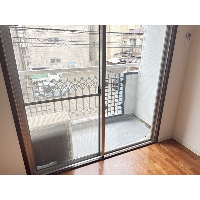 バルコニー兼洗濯機置き場となります