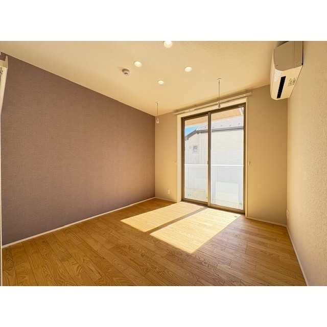 1階ですが陽の良く射しこむ明るいお部屋です♪