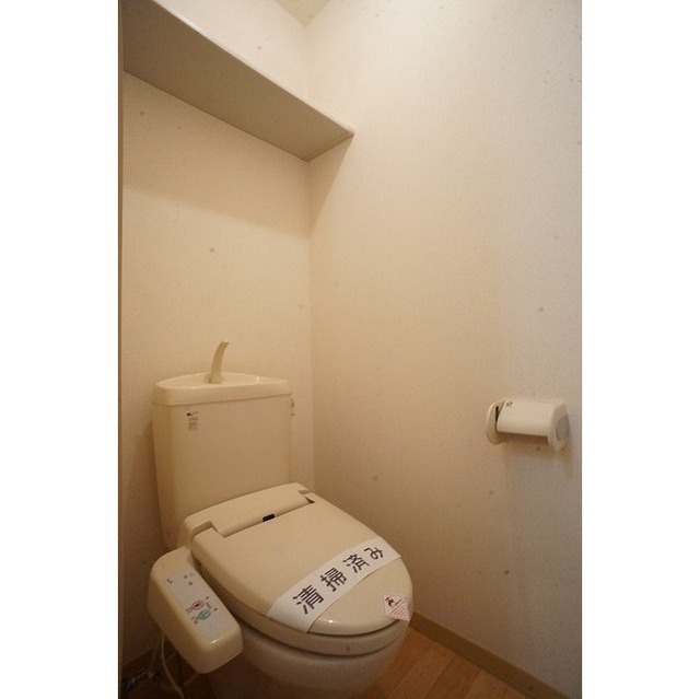 便利な洗浄・暖房機能付き便座です♪