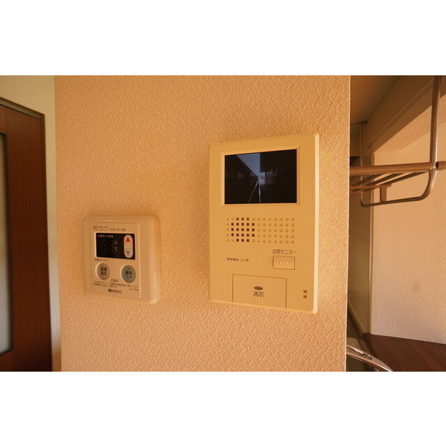 安心の暮らしをサポート!モニター付きインターホン完備