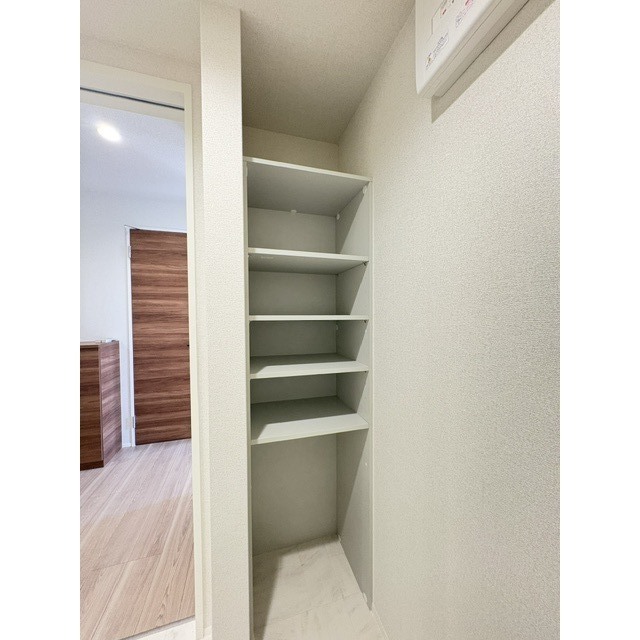 洗面所にある便利なタオル棚♪