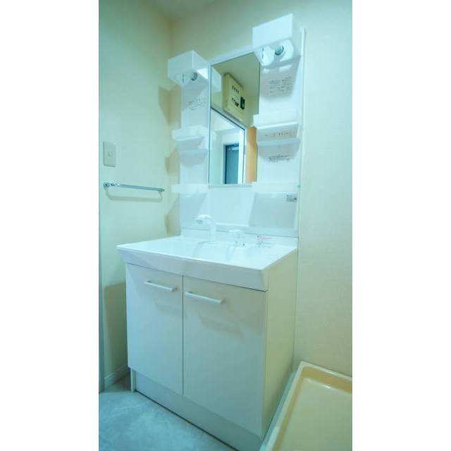 忙しい朝に便利な洗髪洗面化粧台