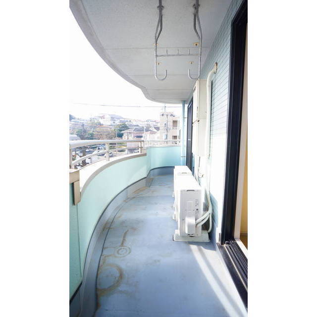 広いバルコニー