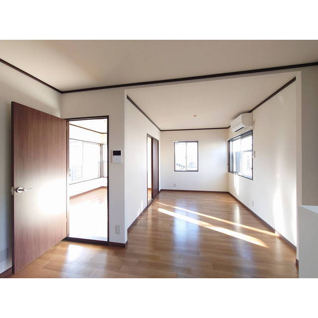 開口部からの採光も良好です