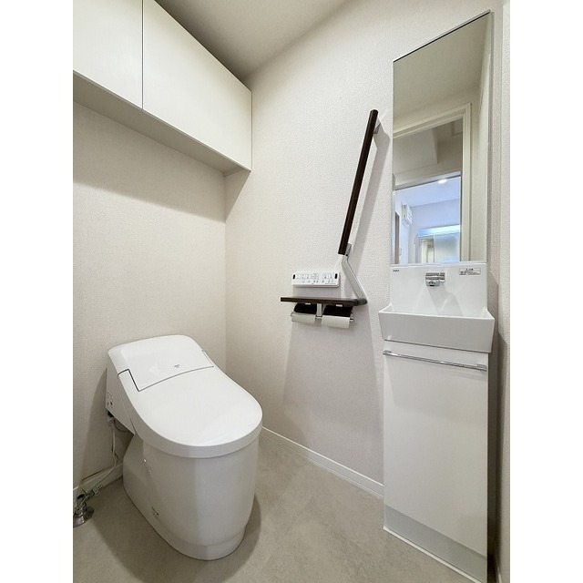 便利な多機能便座♪手洗い場付きです♪