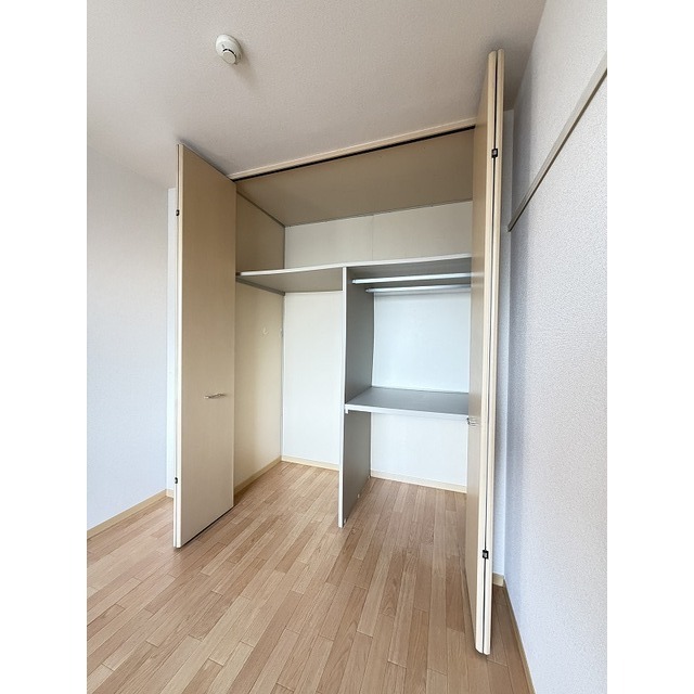 5.3帖洋室のクローゼットです♪