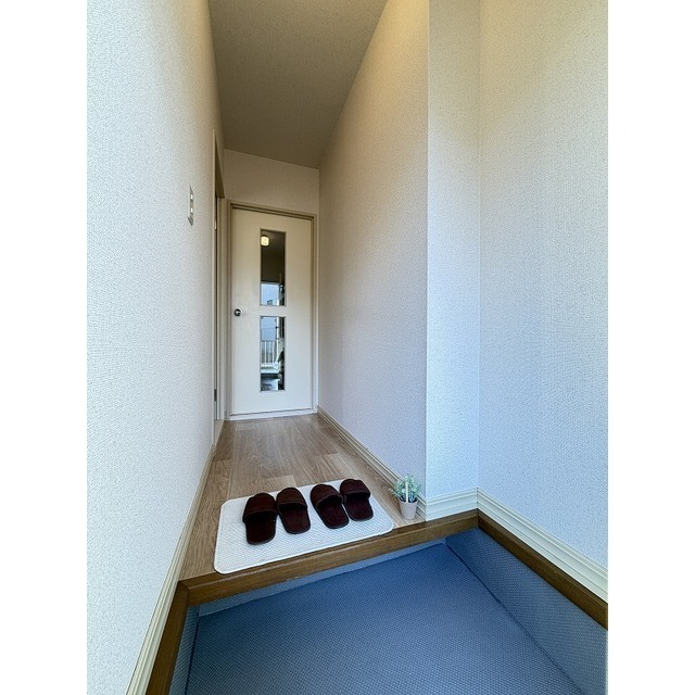 玄関ホールでプライベート空間を守ります♪