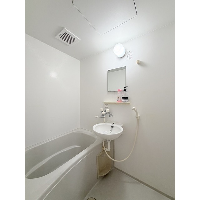 お手入れしやすいユニットバス♪