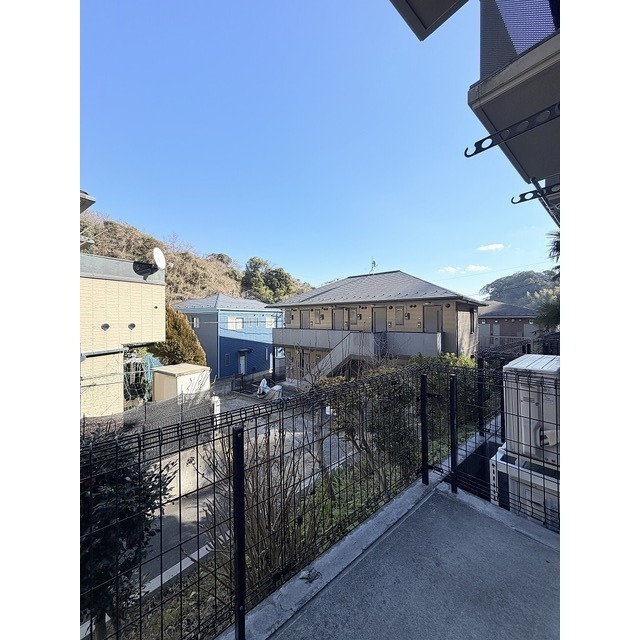 爽やかな朝の光が入る東向きバルコニー