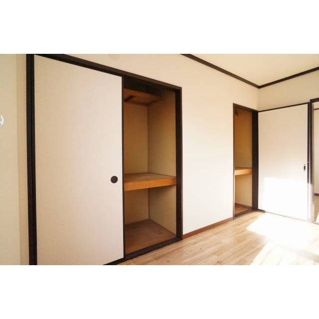 南側6帖洋室の収納は2ヶ所ございます