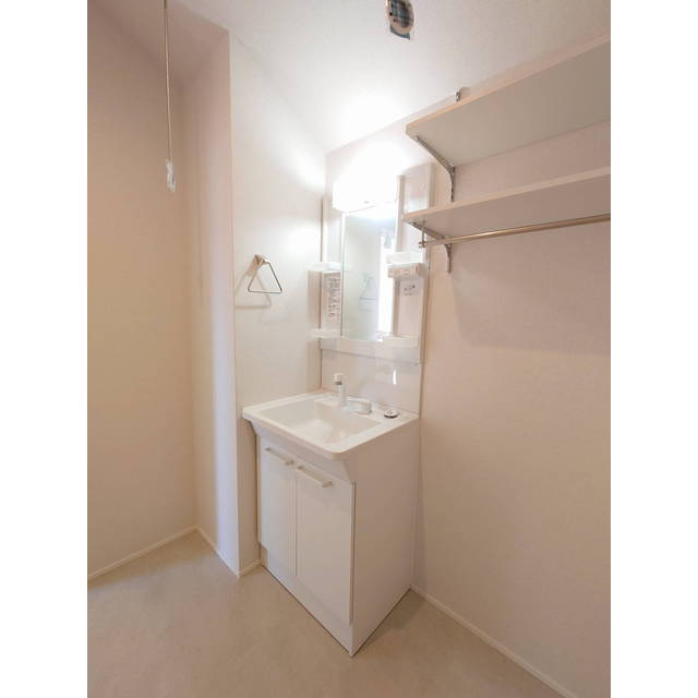 忙しい朝に便利な洗髪洗面化粧台