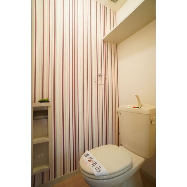 上部に便利な収納棚がございます☆