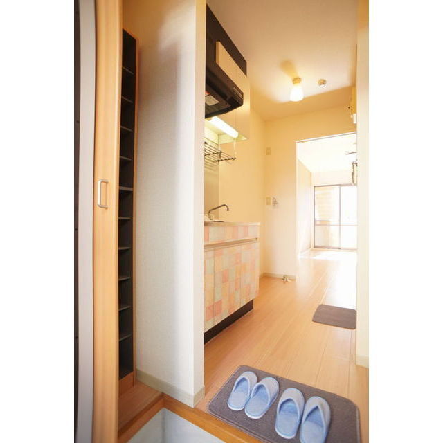 玄関には下駄箱付き♪