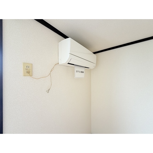 洋室にはエアコン完備♪