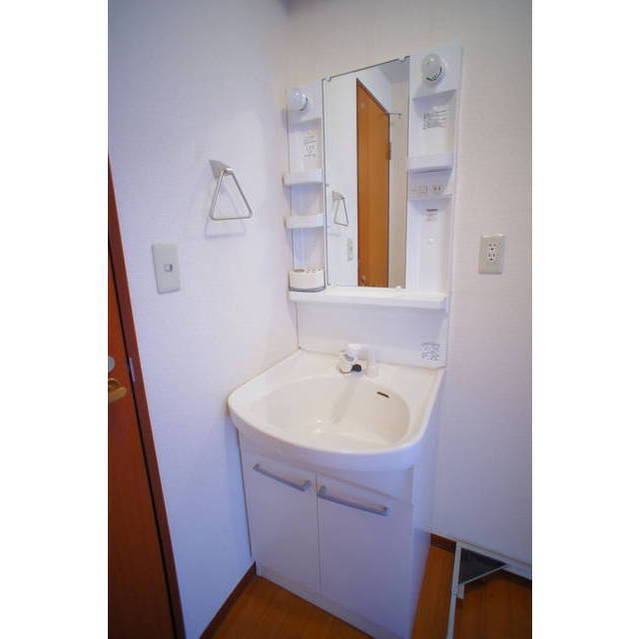 忙しい朝に便利な洗髪洗面化粧台