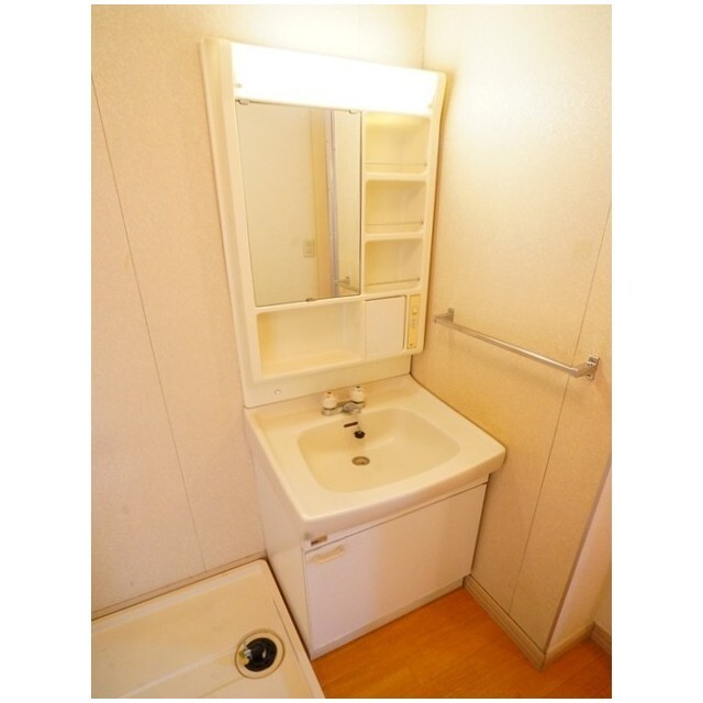 身支度には欠かせない独立洗面台