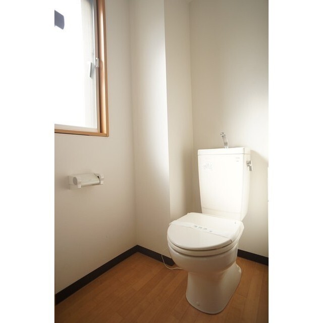 小窓付きで換気もしやすいです♪