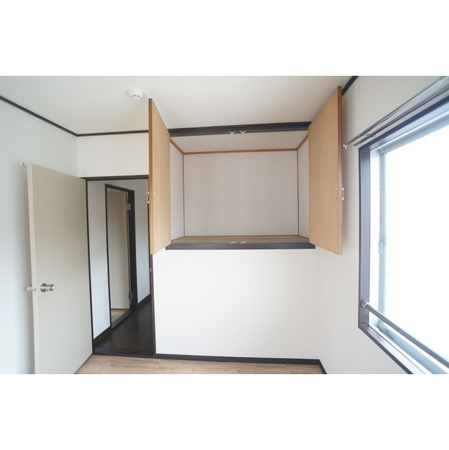 6.1帖洋室の収納です♪