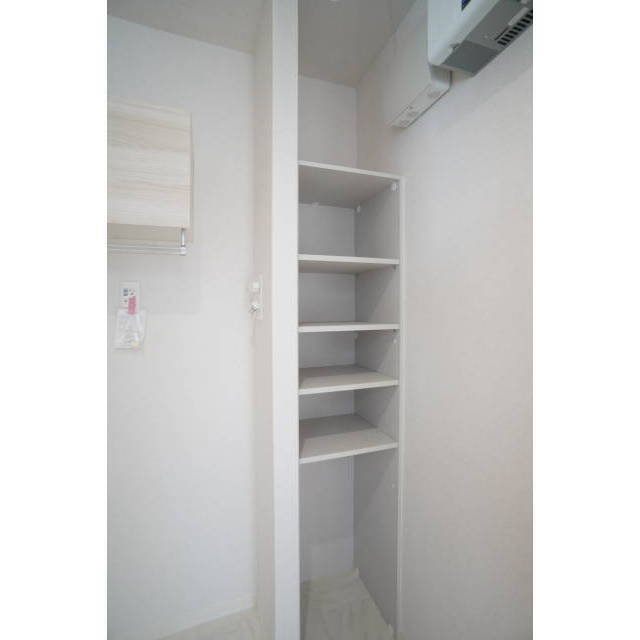 洗面所にはタオル棚も付いてます♪