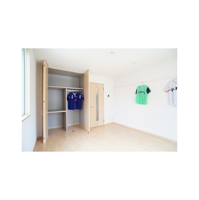 区分けされた便利なクロゼット付き♪