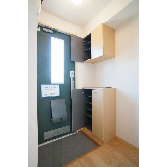 上下にシューズボックス付き♪