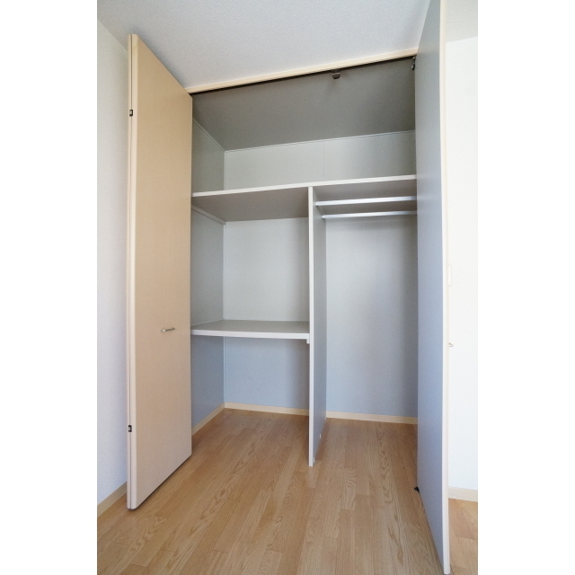 使い勝手の良いクロゼット♪