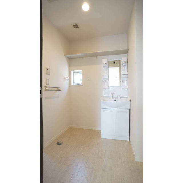 忙しい朝に便利な洗髪洗面化粧台