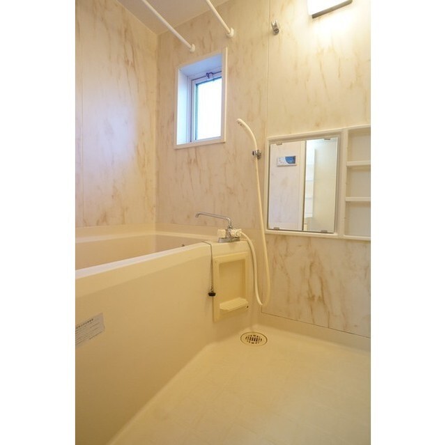 追焚機能付きで便利なバスルームです♪