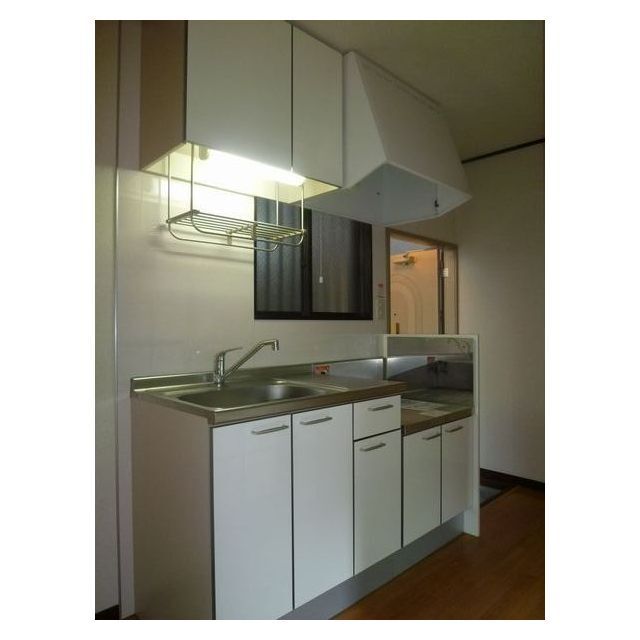 吊り棚付きのキッチン（ガスコンロ設置可）♪