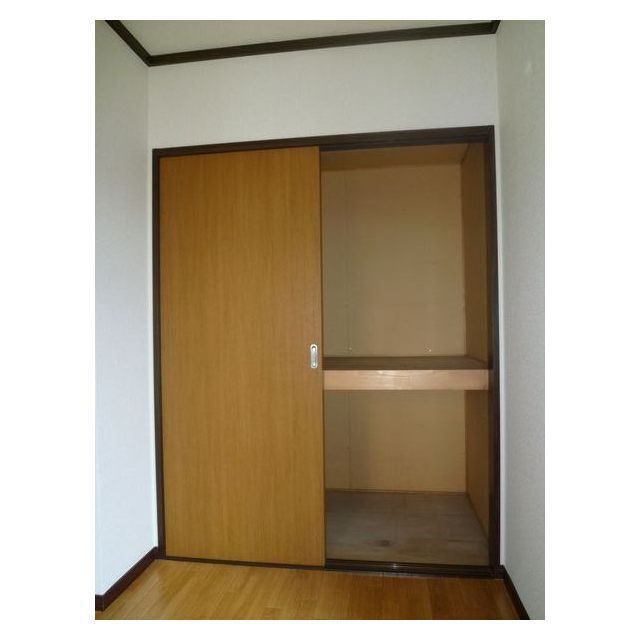 押入れにスッキリ収納♪