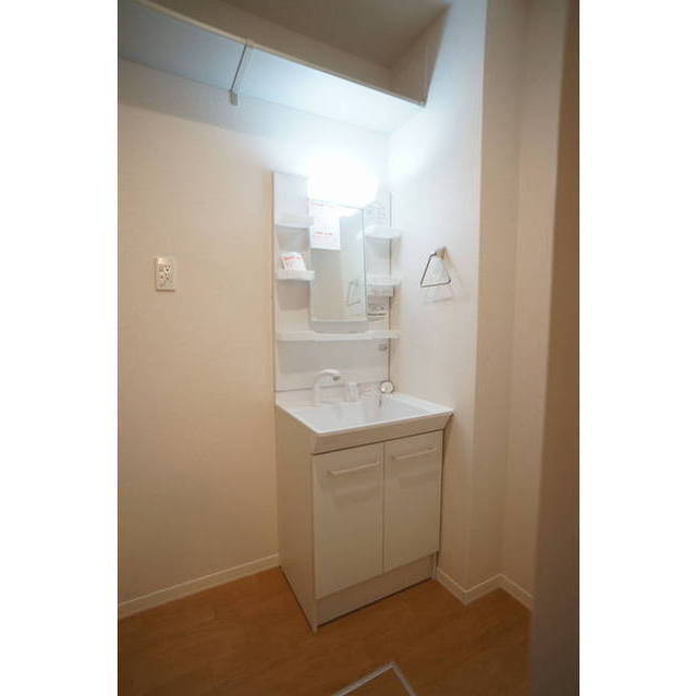 忙しい朝に便利な洗髪洗面化粧台