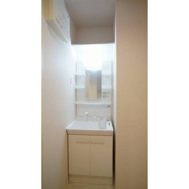 忙しい朝に便利な洗髪洗面化粧台