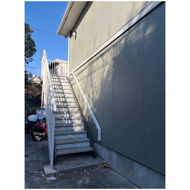 ２階への階段です