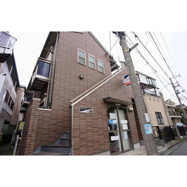 2階への階段です