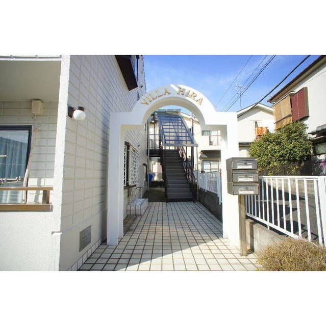 2階及び駐輪場入口