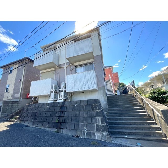 道路より一段上がっています。日当たり眺望良好