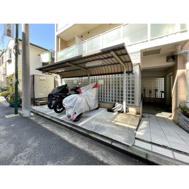 有料バイク駐輪場