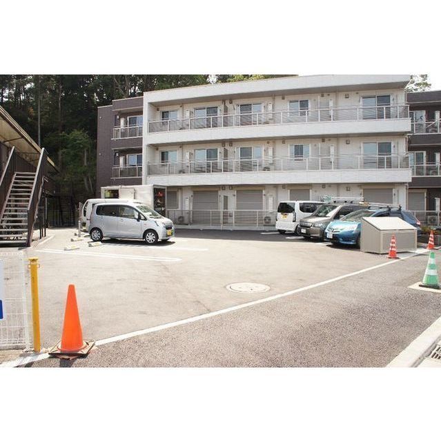 平面駐車場敷地内にあります♪