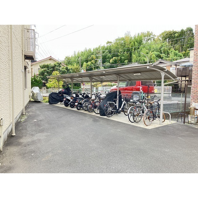 無料駐輪場完備♪