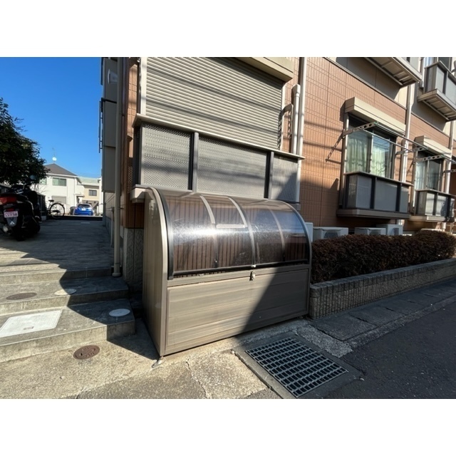 ゴミ捨て場は敷地内です！