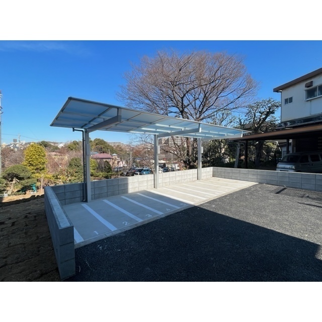 無料の駐輪場 ※建築中