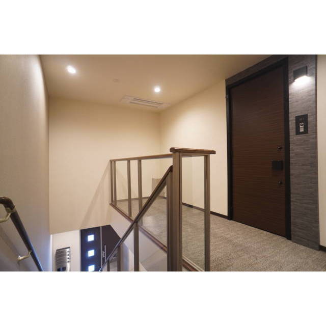 オシャレな屋内共用部分です♪