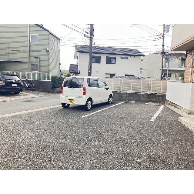 駐車場1台分無料です♪
