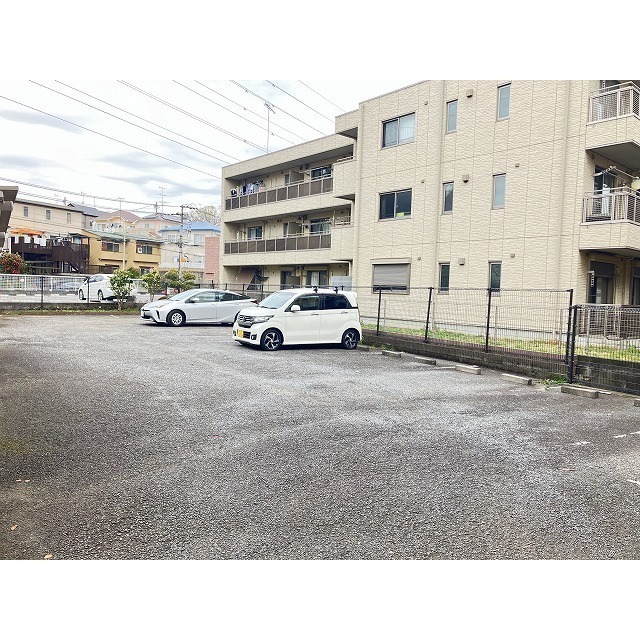 敷地内駐車場あります♪