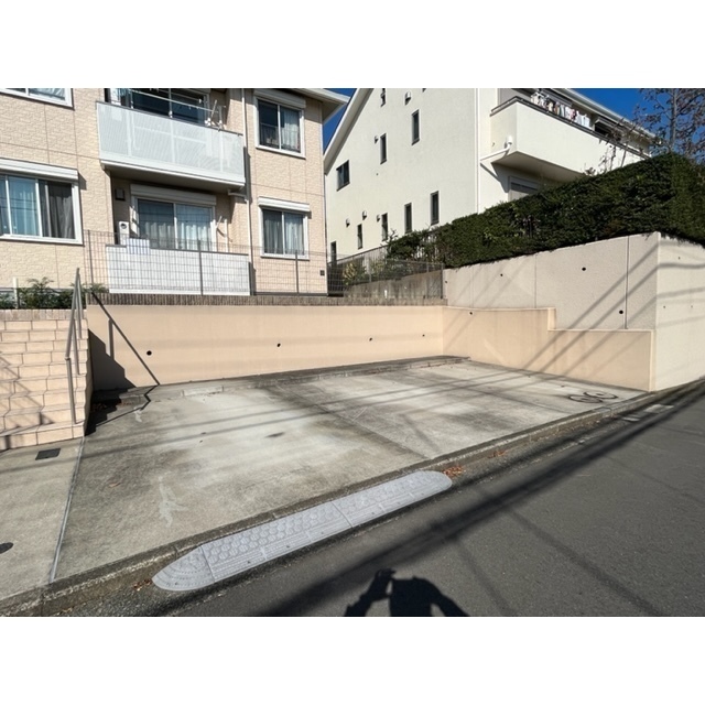 敷地内駐車場　※要空き確認
