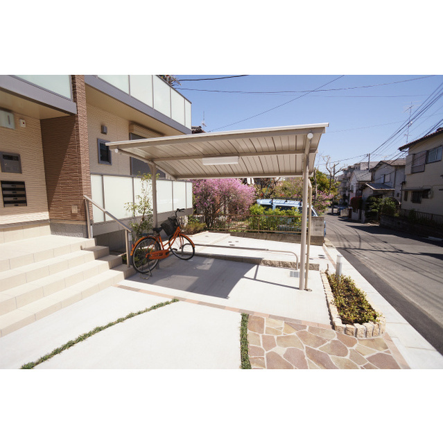 屋根付きの無料駐輪場♪