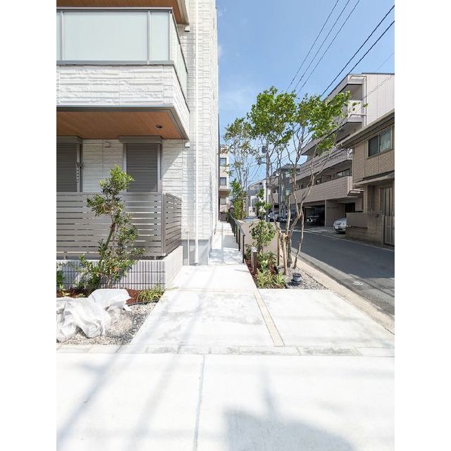 積水ハウス施工オートロック付き新築シャーメゾンマンション登場！※工事中外観