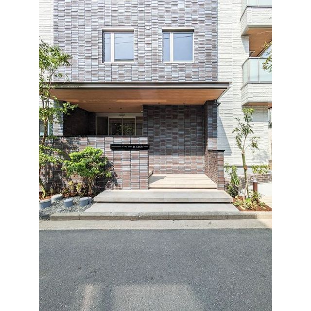 積水ハウス施工オートロック付き新築シャーメゾンマンション登場！※工事中外観