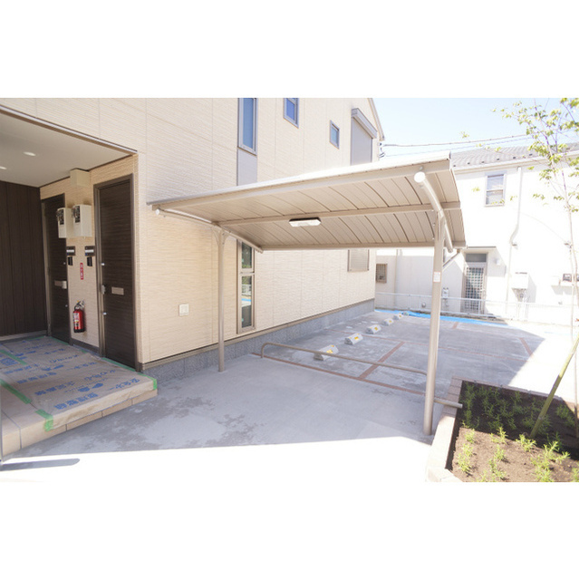 無料の屋根付き駐輪場